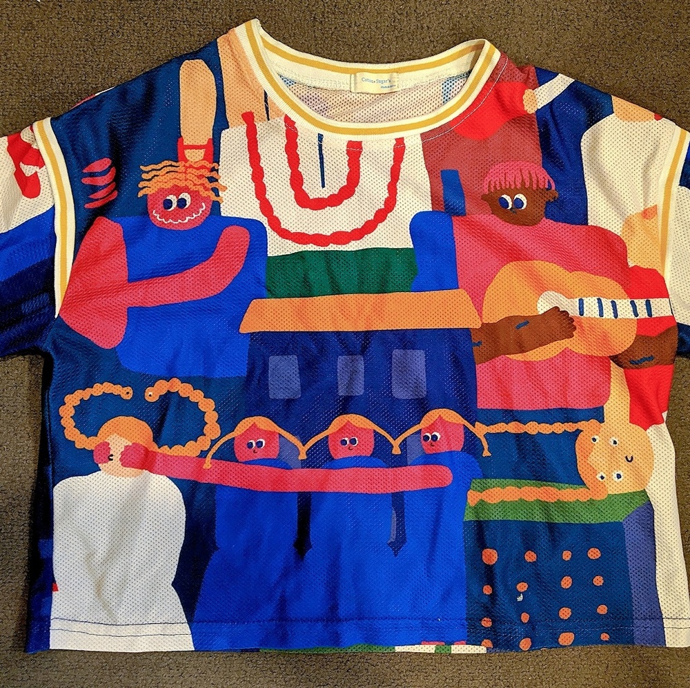 Colorful cropped tee!
